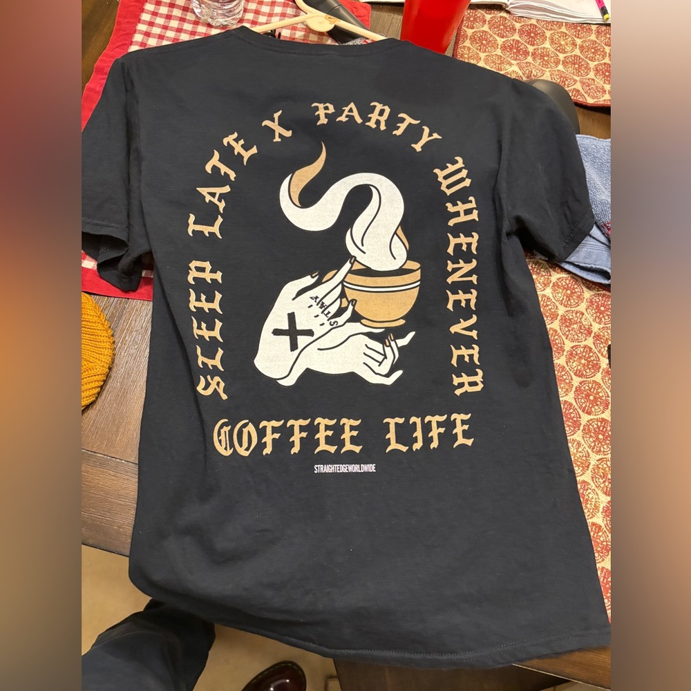 Straight Edge Worldwide Men’s Small Shirt Coffee Life Mugs Not Drugs Drug Free
